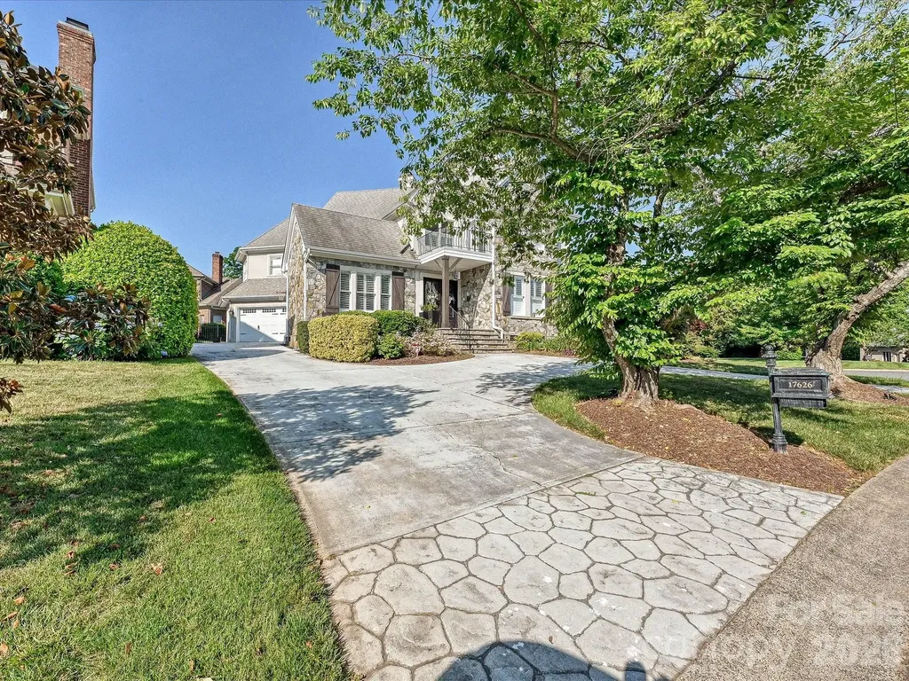 17626 Spinnakers Reach Drive Cornelius NC 28031