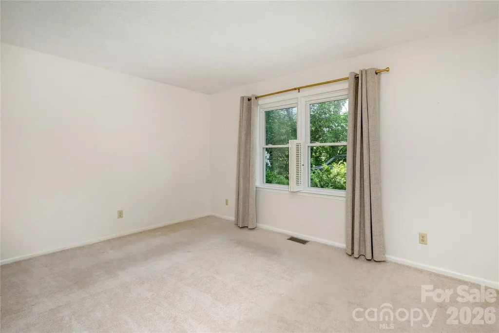 4 Galax Lane Hendersonville NC 28791