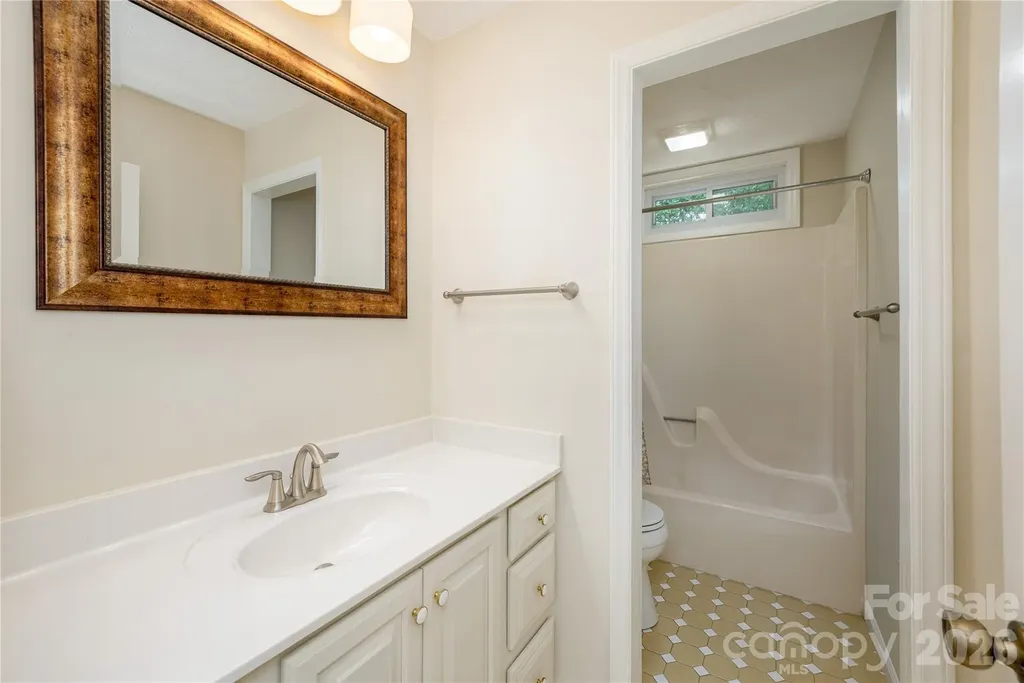 4 Galax Lane Hendersonville NC 28791