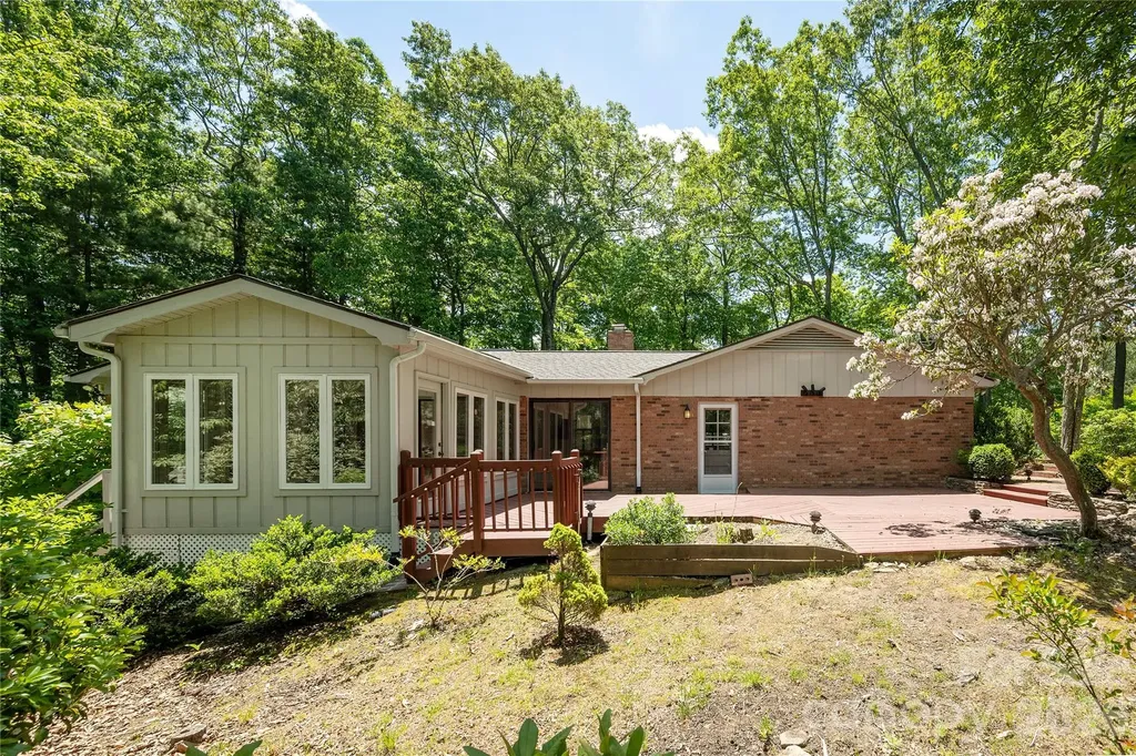 4 Galax Lane Hendersonville NC 28791