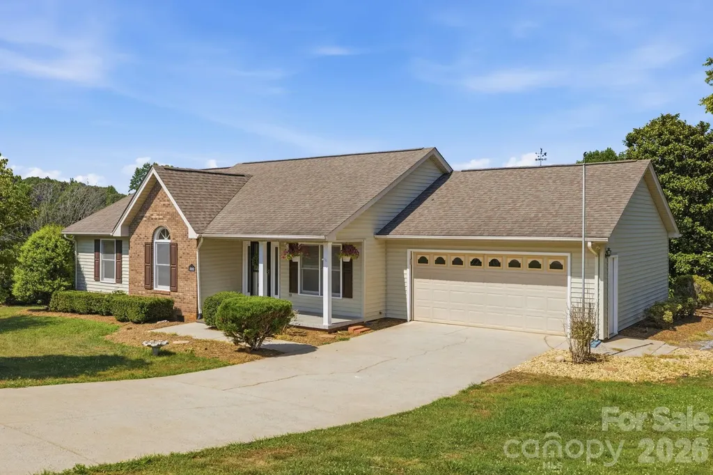 3842 Serenity Drive Hickory NC 28602