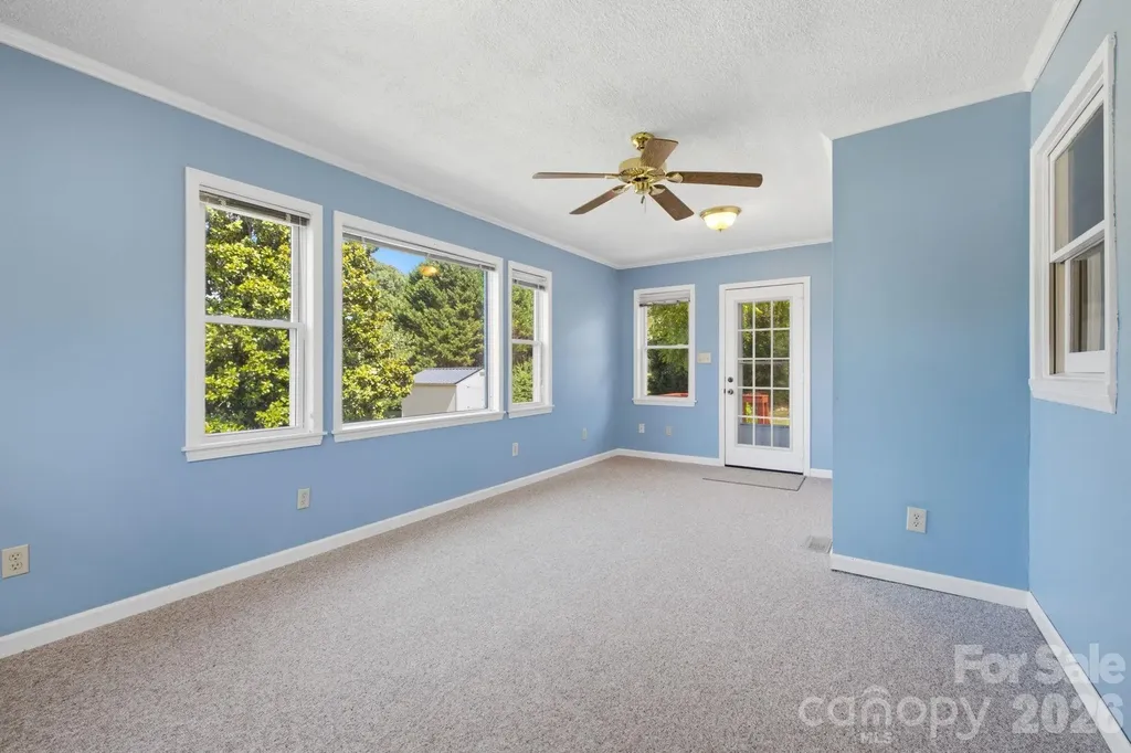 3842 Serenity Drive Hickory NC 28602