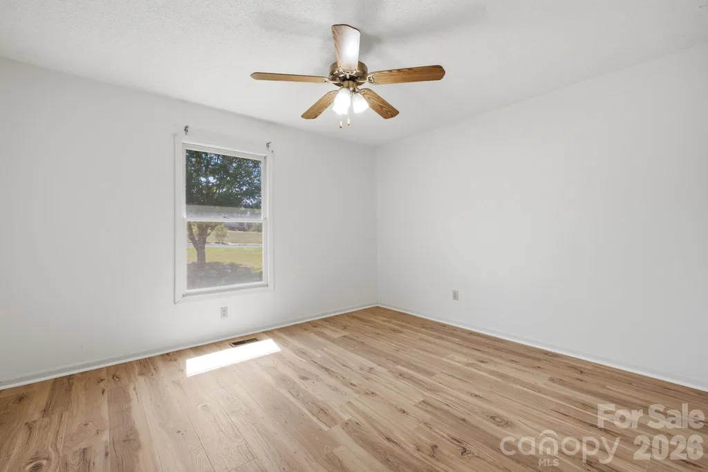 3842 Serenity Drive Hickory NC 28602