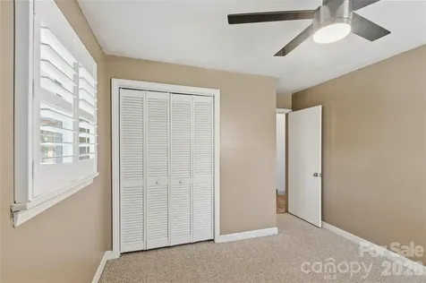 75 Hawthorne Drive Brevard NC 28712