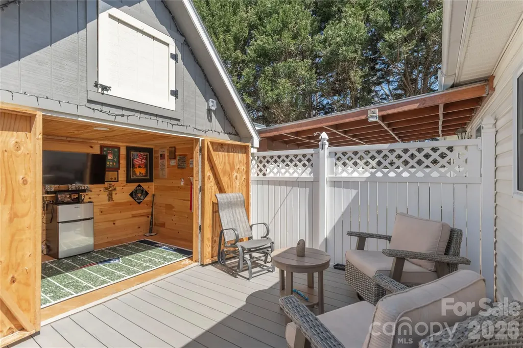 11 Pearl Street Black Mountain NC 28711