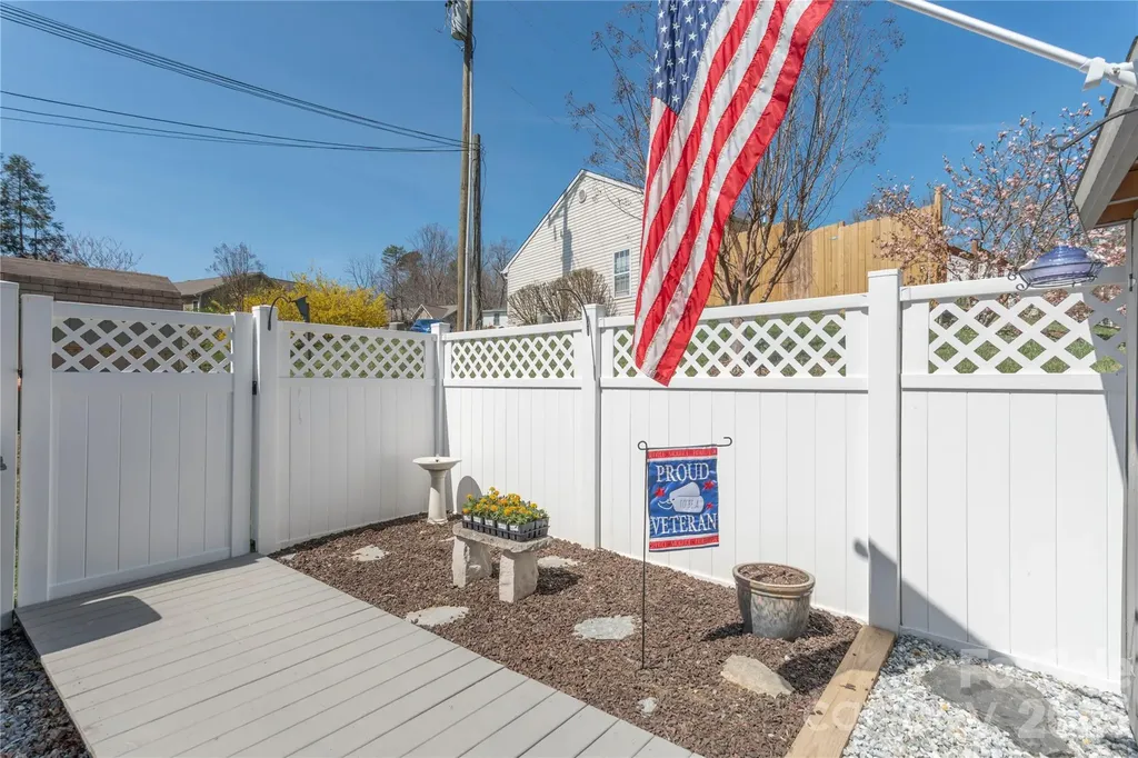 11 Pearl Street Black Mountain NC 28711