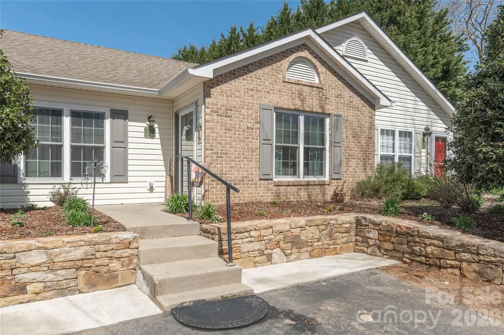 11 Pearl Street Black Mountain NC 28711
