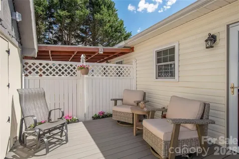 11 Pearl Street Black Mountain NC 28711