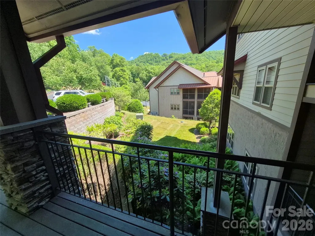 1564 Country Club Drive Maggie Valley NC 28751