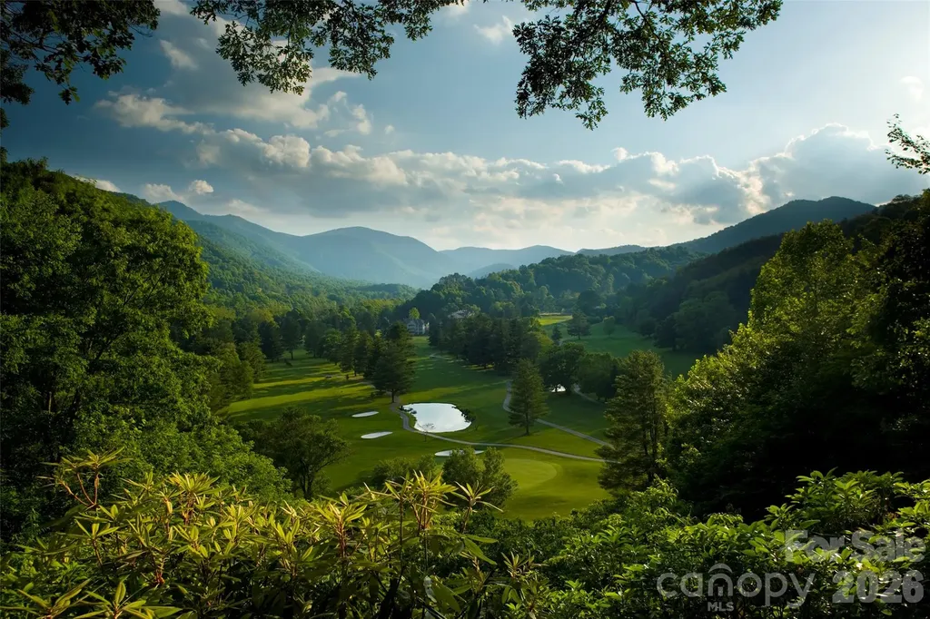 1564 Country Club Drive Maggie Valley NC 28751