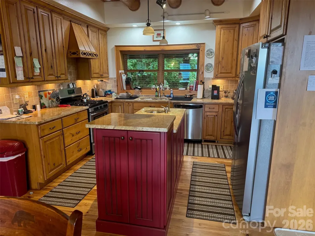 686 Hyacinth Drive Clyde NC 28721