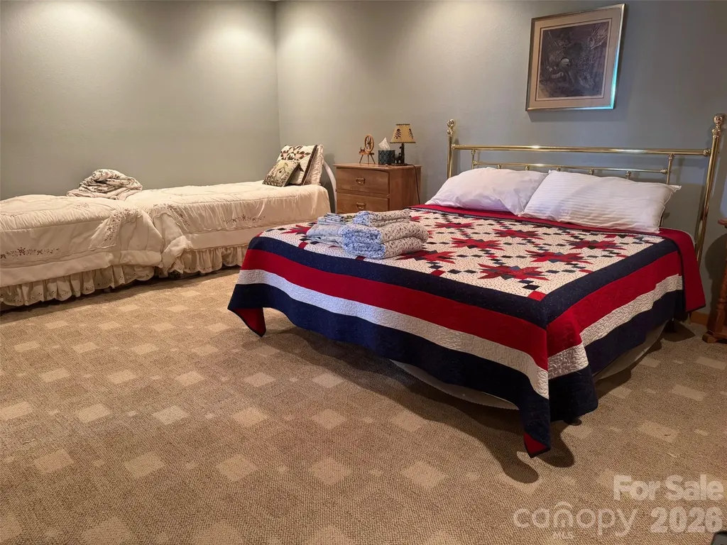 686 Hyacinth Drive Clyde NC 28721