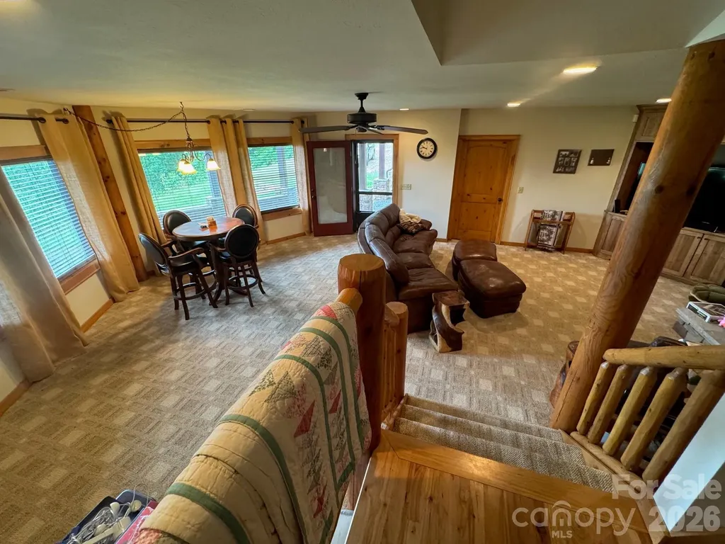 686 Hyacinth Drive Clyde NC 28721