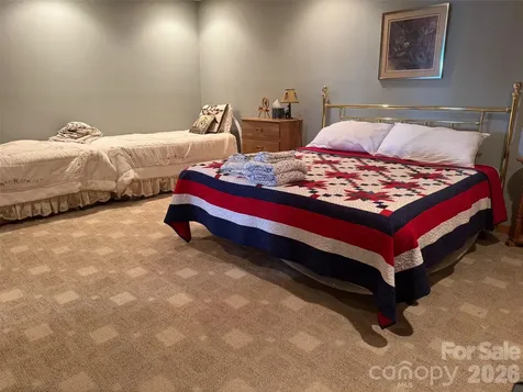 686 Hyacinth Drive Clyde NC 28721