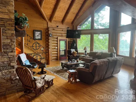 686 Hyacinth Drive Clyde NC 28721