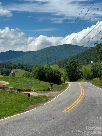 686 Hyacinth Drive Clyde NC 28721