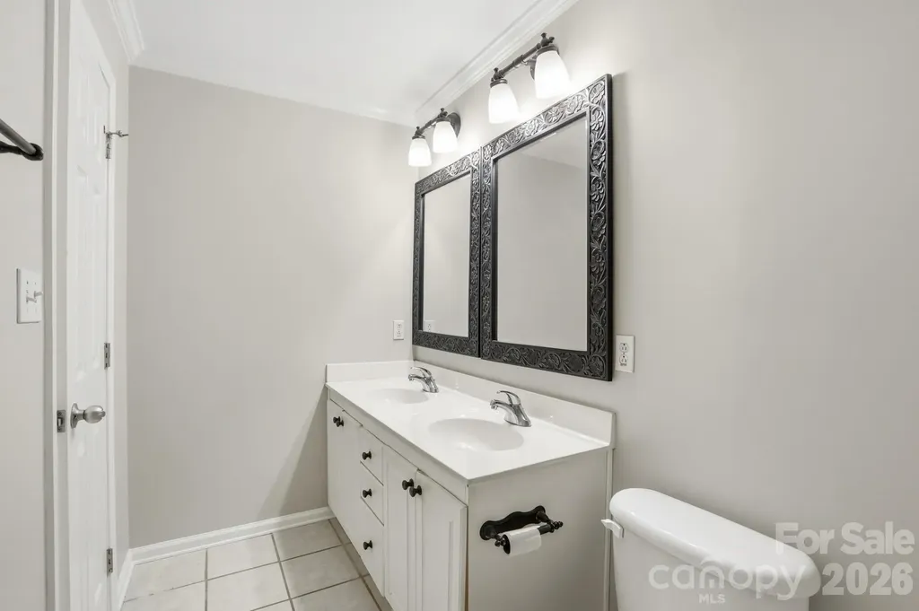 4322 Laurel Hill Lane Charlotte NC 28217