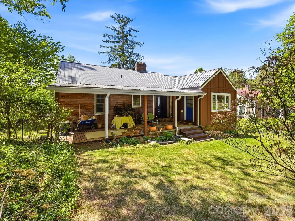 28 Canterbury Road Asheville NC 28805