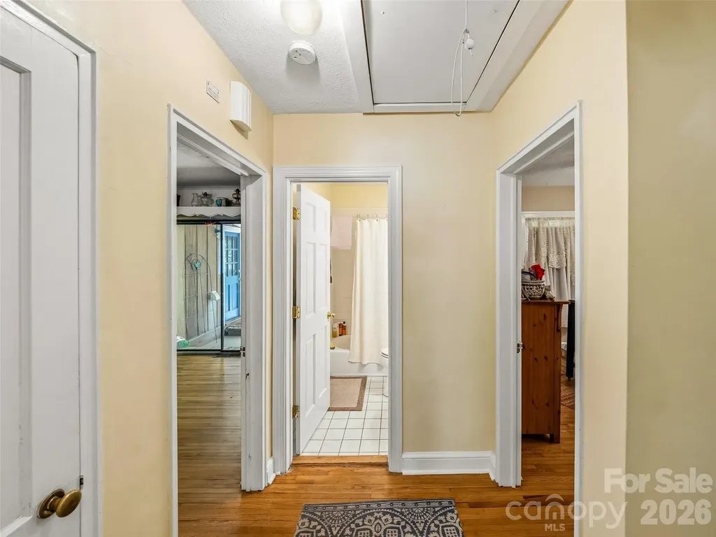 28 Canterbury Road Asheville NC 28805