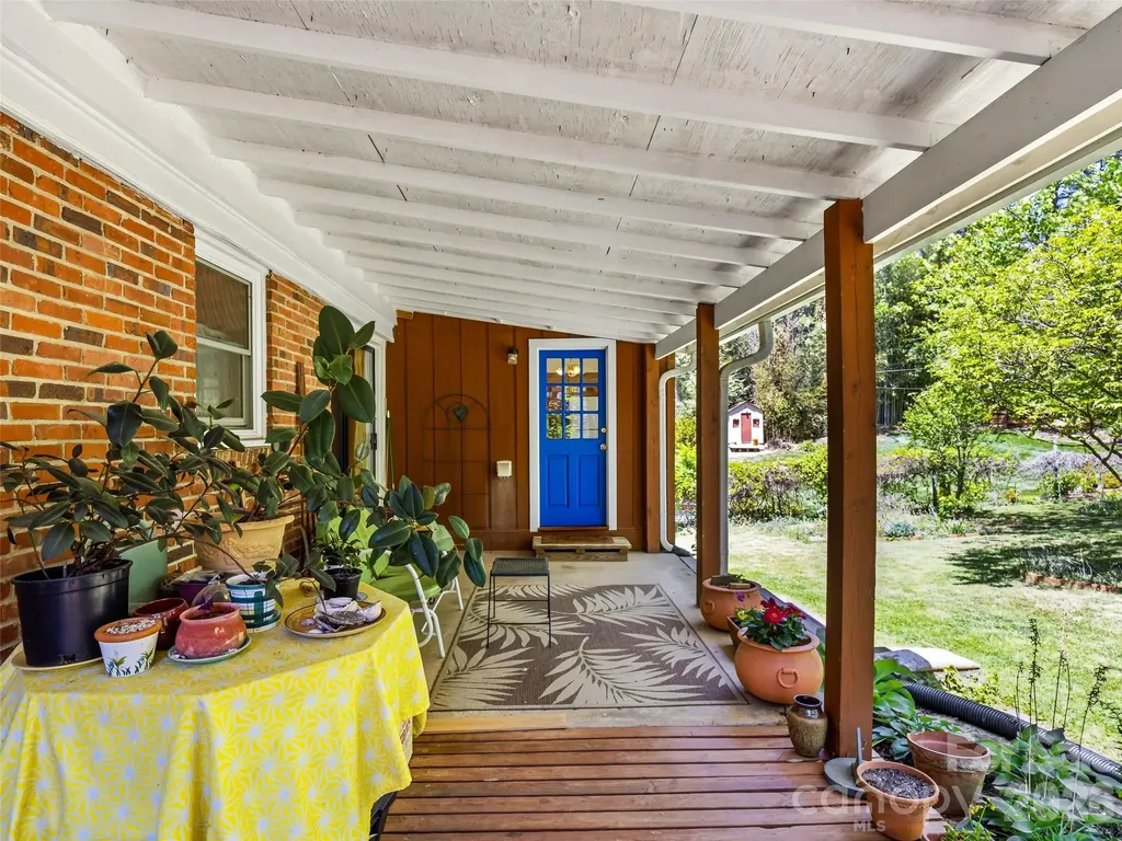 28 Canterbury Road Asheville NC 28805