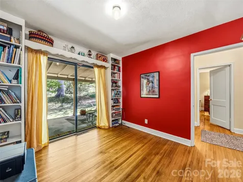 28 Canterbury Road Asheville NC 28805
