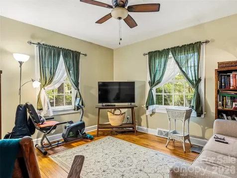 28 Canterbury Road Asheville NC 28805