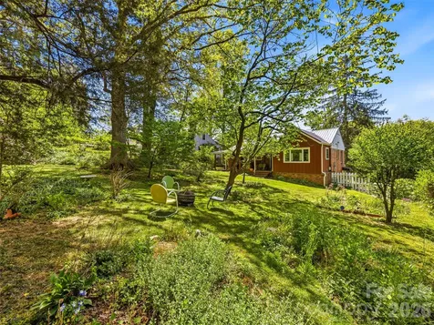 28 Canterbury Road Asheville NC 28805