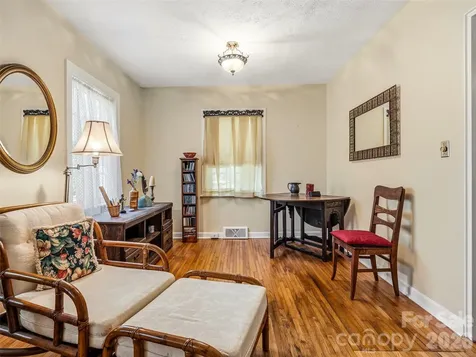 28 Canterbury Road Asheville NC 28805