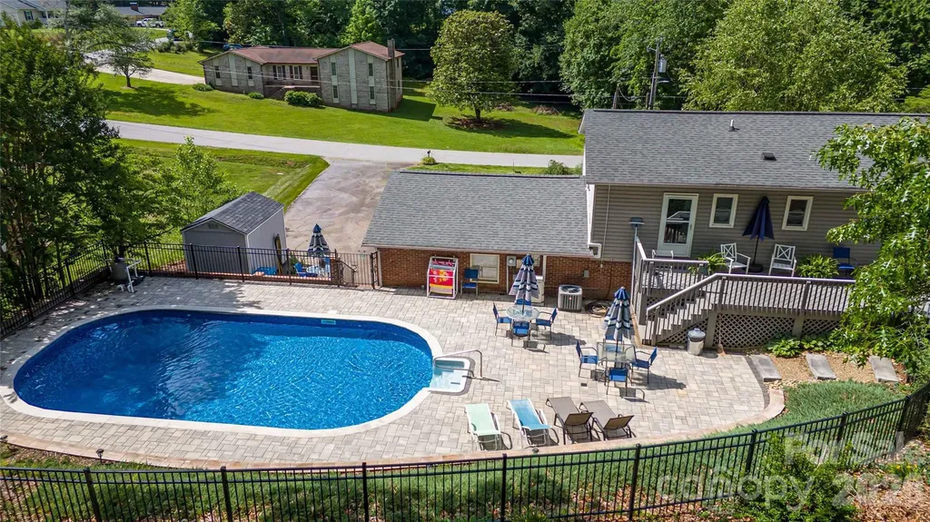 2959 Ramblewoods Drive Valdese NC 28690