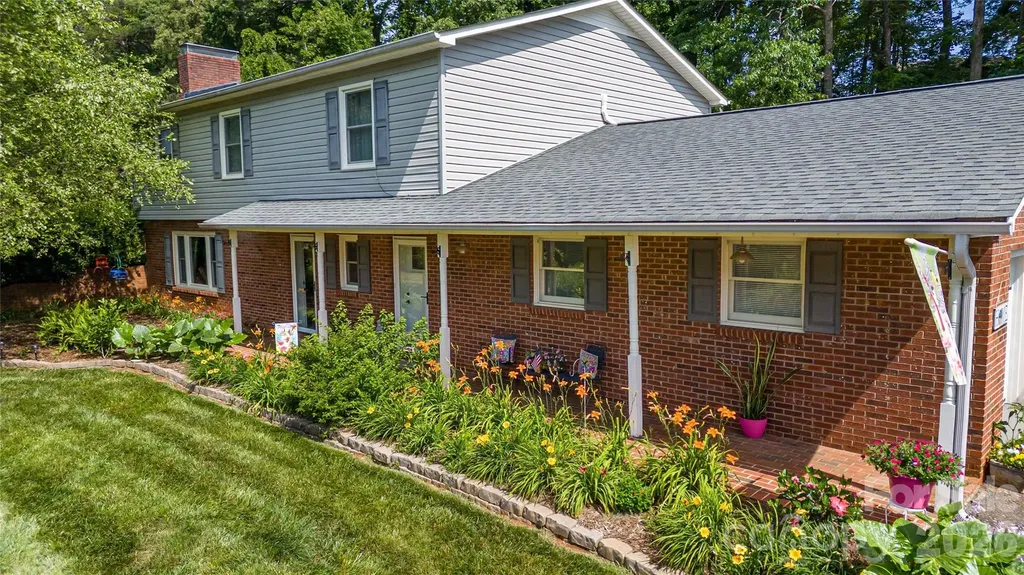 2959 Ramblewoods Drive Valdese NC 28690