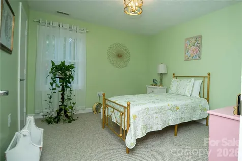 2959 Ramblewoods Drive Valdese NC 28690