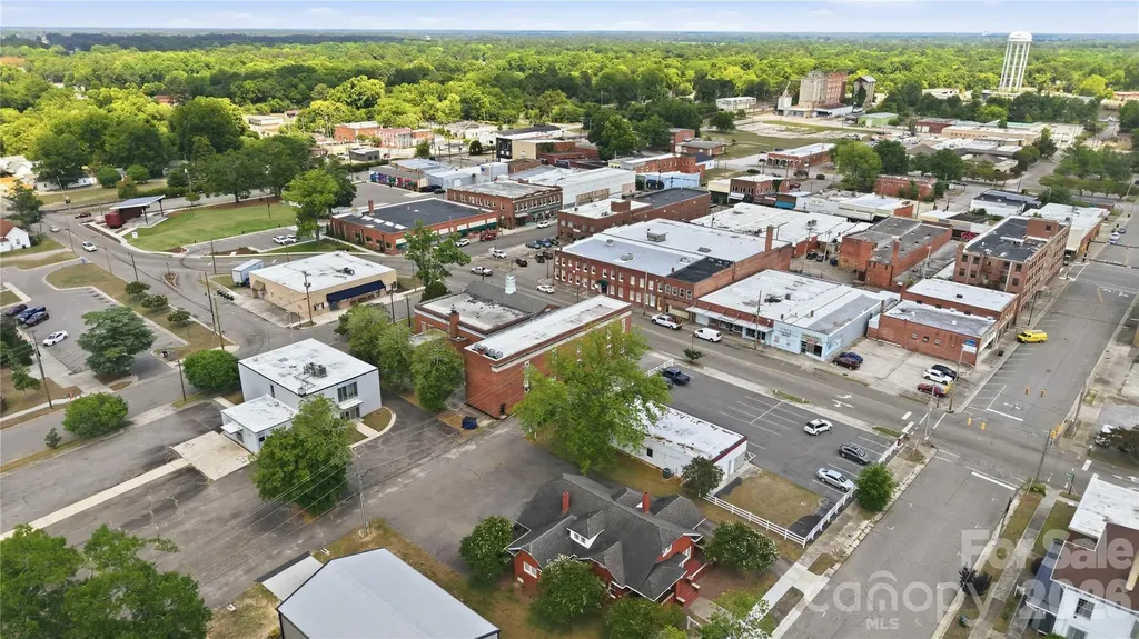 211 Atkinson Street Laurinburg NC 28352