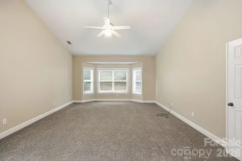 9527 Seamill Road Charlotte NC 28278