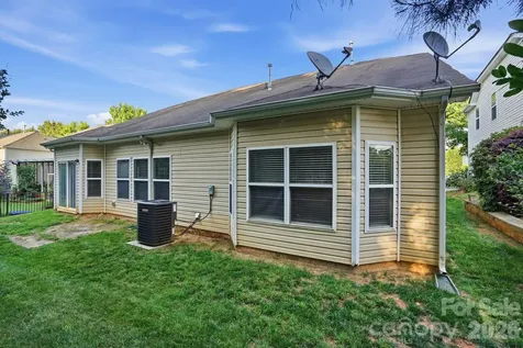 9527 Seamill Road Charlotte NC 28278