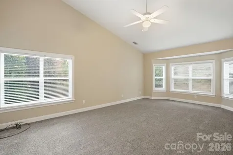 9527 Seamill Road Charlotte NC 28278