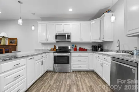202 Ivy Court Morganton NC 28655