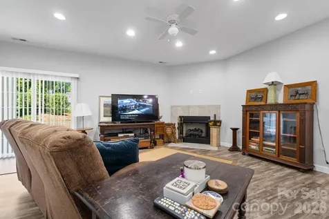 202 Ivy Court Morganton NC 28655