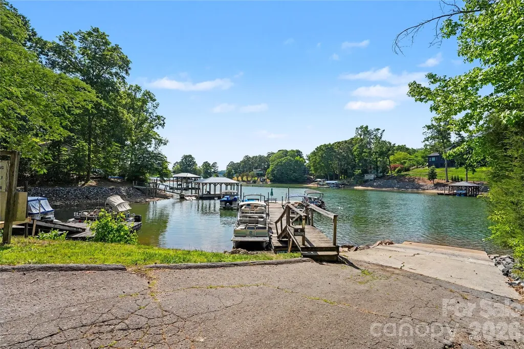 241 Spring Shore Road Statesville NC 28677