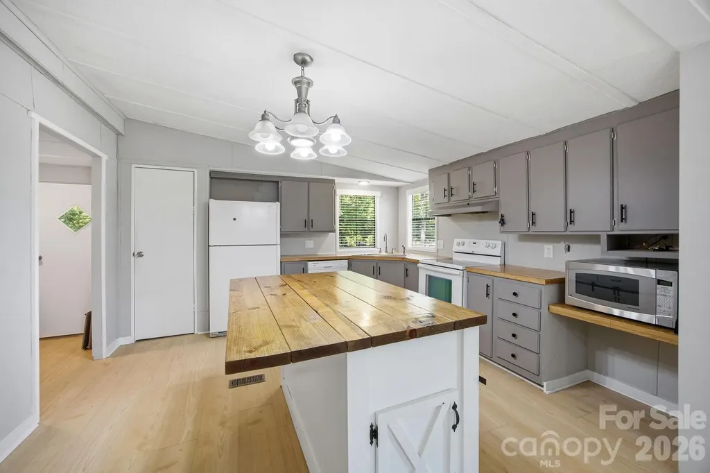 4377 Catawba Burris Road Denver NC 28037