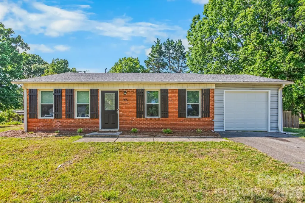 355 Weatherford Drive King NC 27021