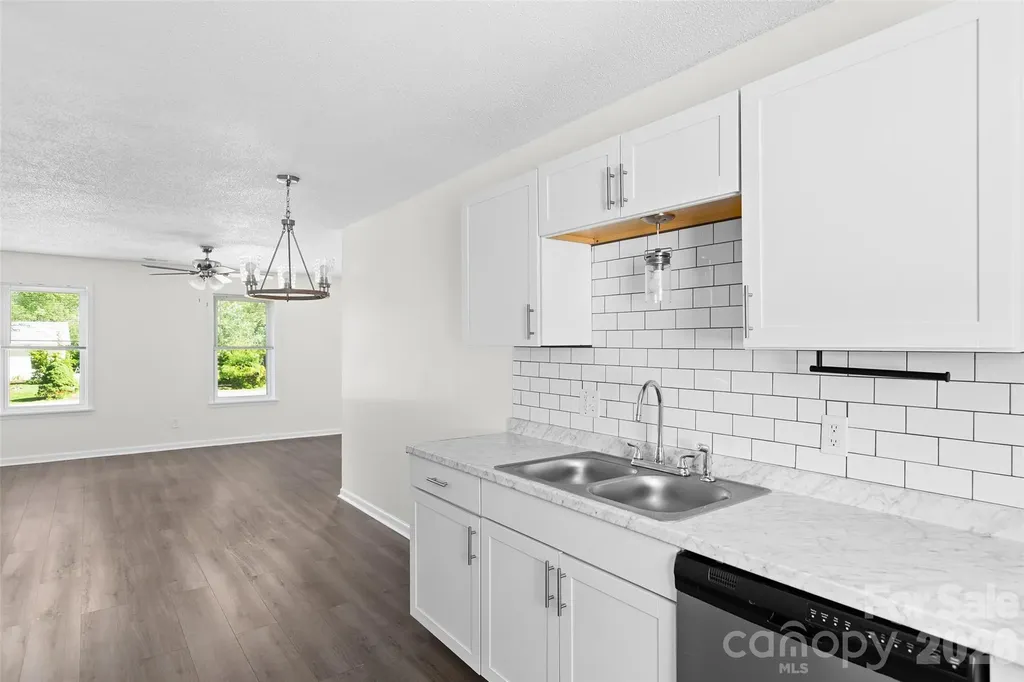 355 Weatherford Drive King NC 27021