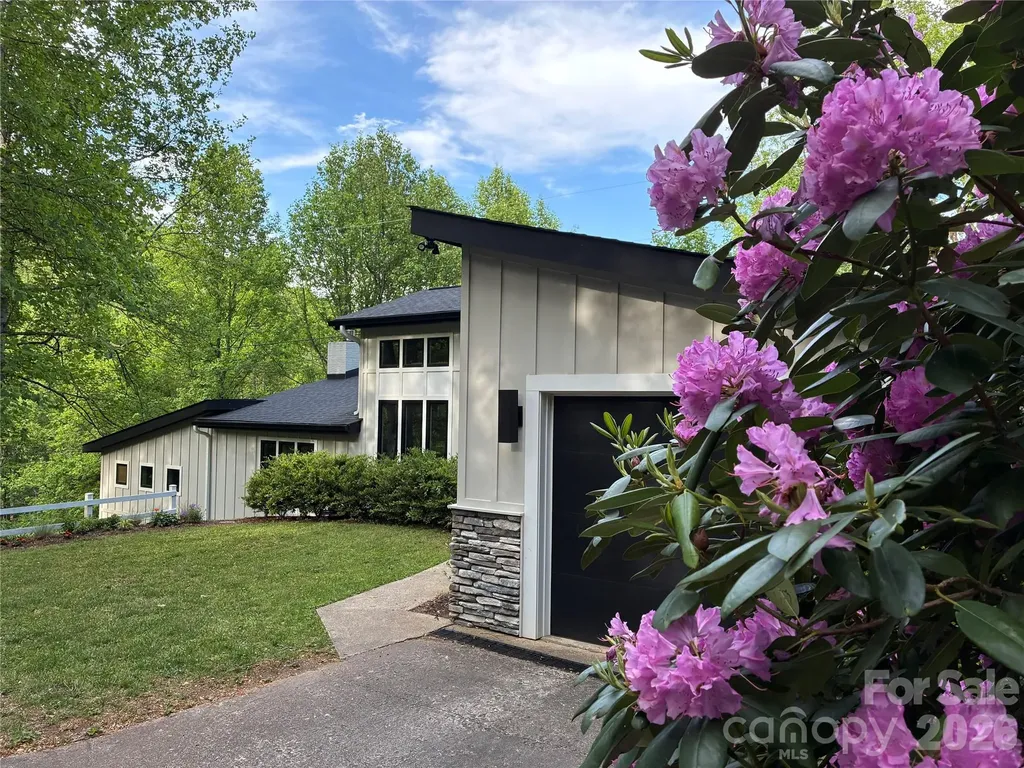 1452 S Country Club Drive Cullowhee NC 28723