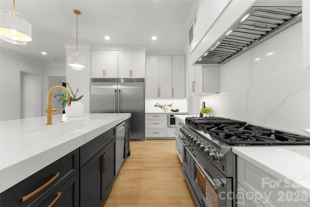 4142 Pineview Road Charlotte NC 28211