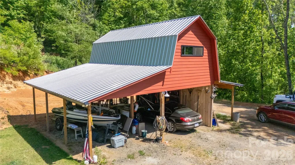 2825 Harrell Hill Road Bakersville NC 28705