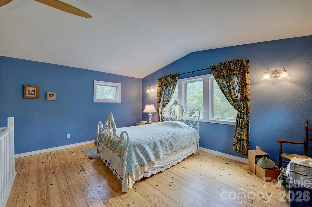 2825 Harrell Hill Road Bakersville NC 28705