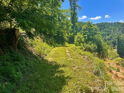 2825 Harrell Hill Road Bakersville NC 28705