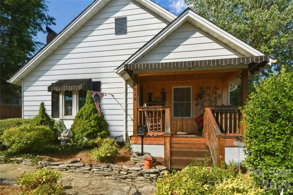 212 Sharon Avenue NW Lenoir NC 28645