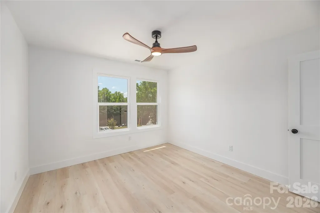 32 Oak Hill Road Candler NC 28715