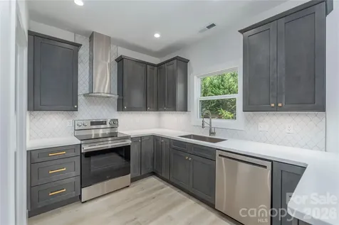 32 Oak Hill Road Candler NC 28715