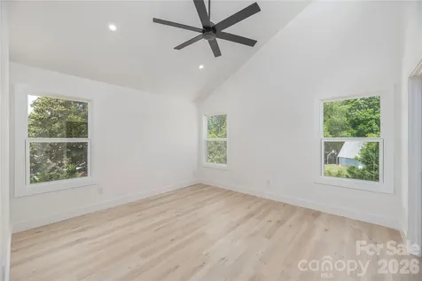 32 Oak Hill Road Candler NC 28715
